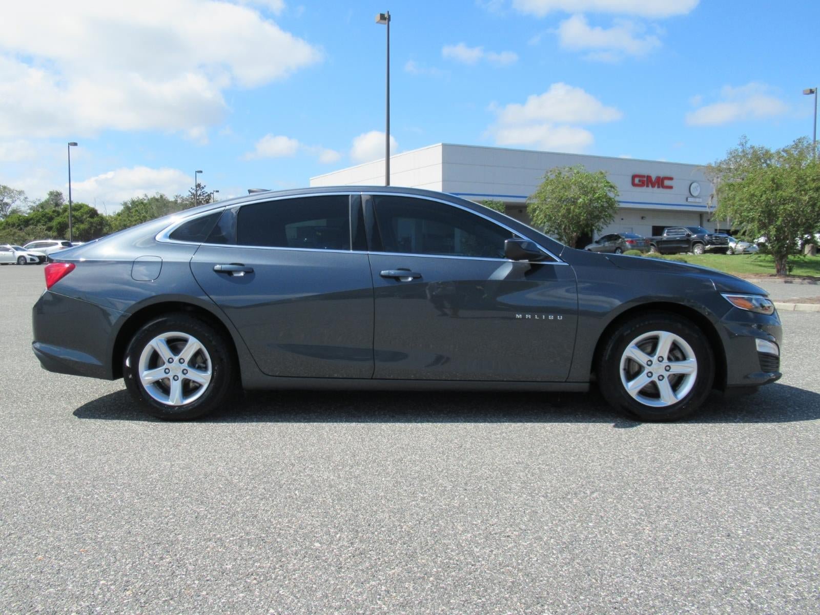 Used 2021 Chevrolet Malibu LS FWD image 2