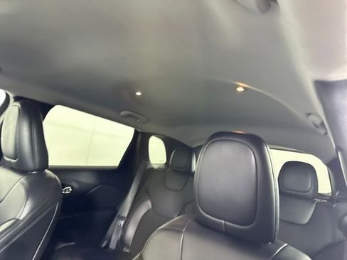 Used 2020 Jeep Cherokee Latitude Plus image 12