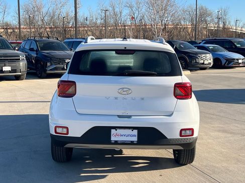 New 2026 Hyundai Venue SEL image 10