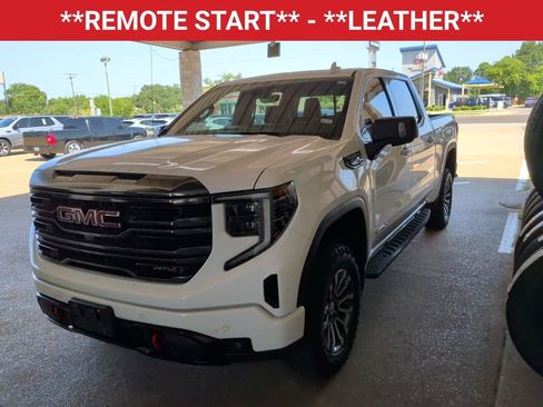 Used 2023 GMC Sierra 1500 AT4 w/ AT4 Premium Package AWD/4WD image 3