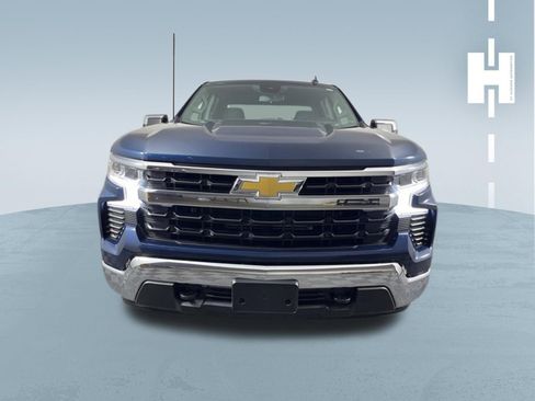Used 2022 Chevrolet Silverado 1500 LT AWD/4WD image 2