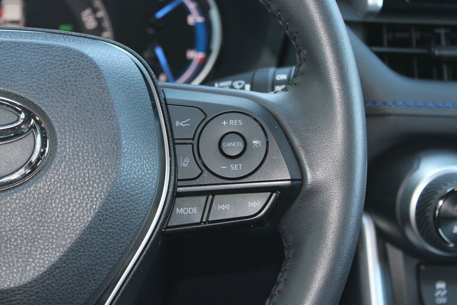 Certified 2025 Toyota RAV4 SE AWD/4WD image 29