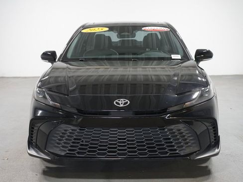Certified 2025 Toyota Camry SE w/ Convenience Package image 2