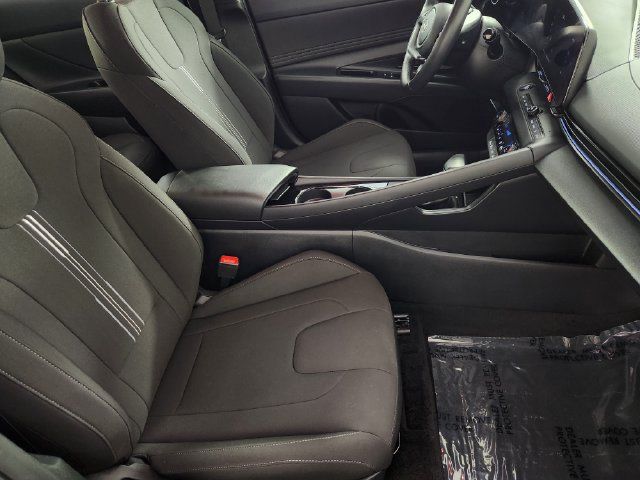 Certified 2025 Hyundai Elantra SEL FWD image 14