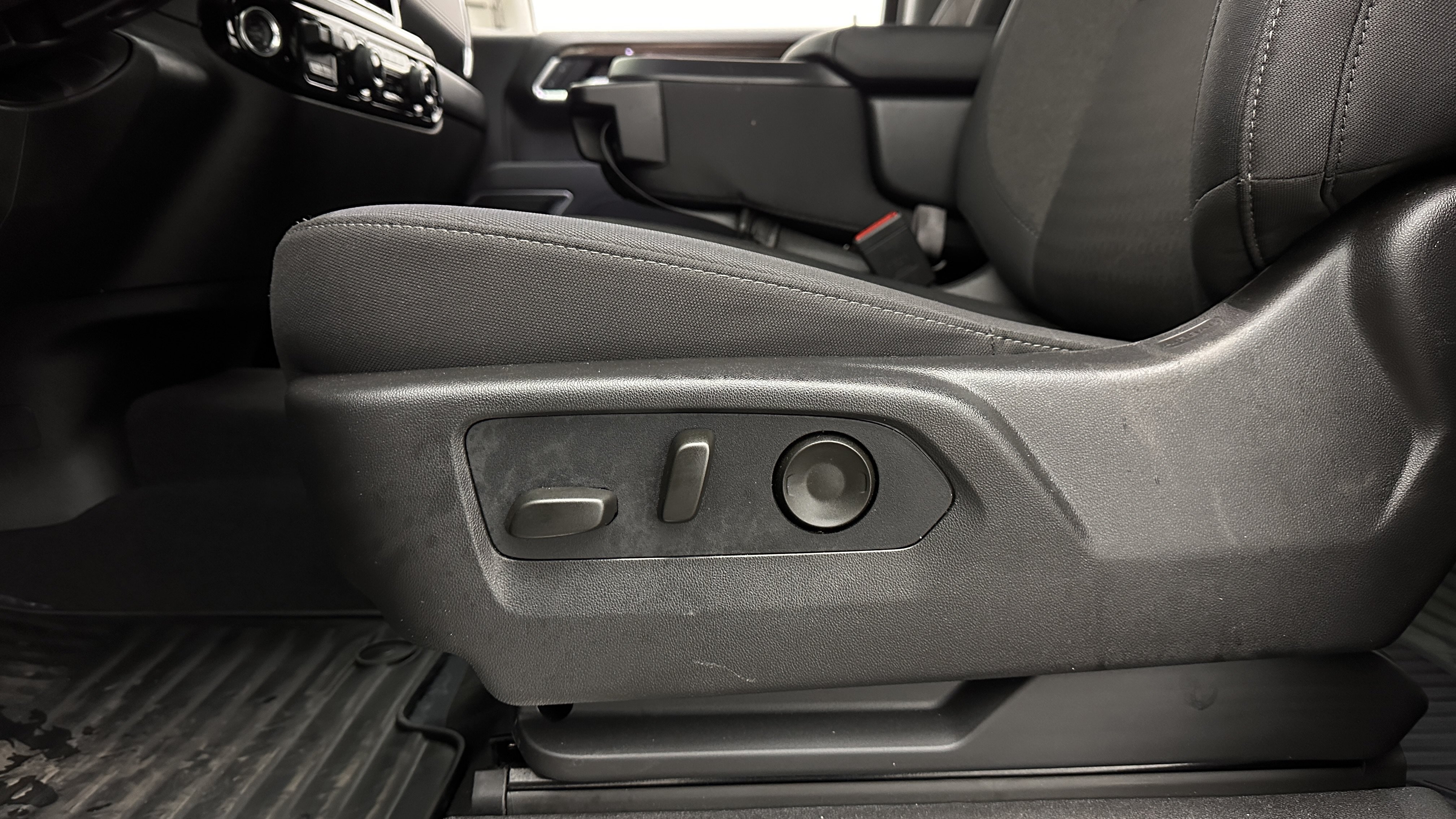 Used 2026 Chevrolet Silverado 1500 RST AWD/4WD image 13