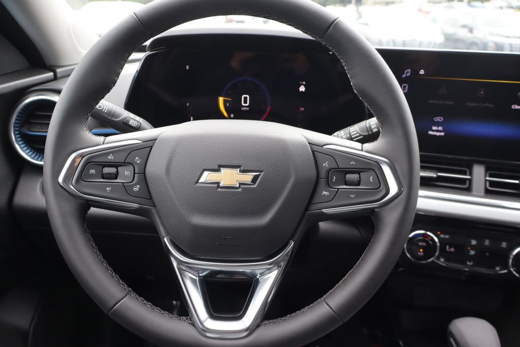 New 2026 Chevrolet Trax LT w/ LT Convenience Package FWD image 7