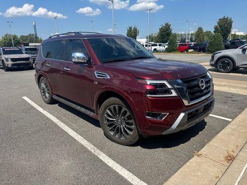 Used 2022 Nissan Armada Platinum w/ Captain's Chairs Package RWD image 7