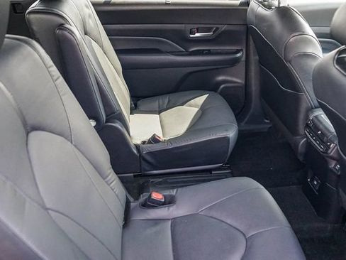 Used 2024 Toyota Grand Highlander FWD image 18