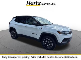 Used 2025 Jeep Compass Trailhawk w/ Trailer Tow Group AWD/4WD video 1