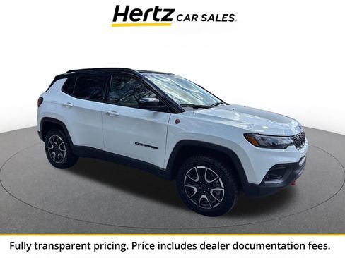Used 2025 Jeep Compass Trailhawk w/ Trailer Tow Group AWD/4WD image 1