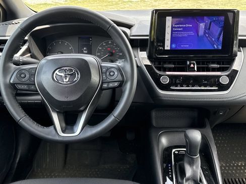 Used 2025 Toyota Corolla SE FWD image 5