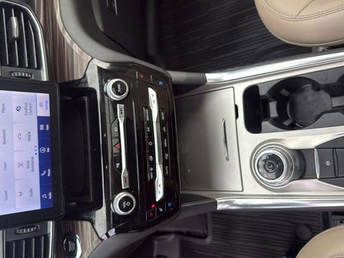 Certified 2022 Ford Explorer Limited image 24