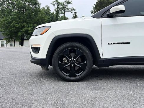 Used 2018 Jeep Compass Latitude w/ Popular Equipment Group FWD image 21