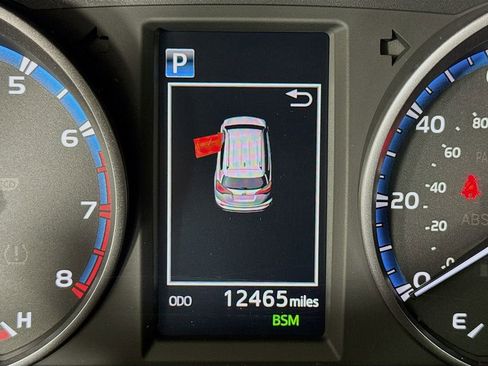 Used 2018 Toyota RAV4 XLE image 17