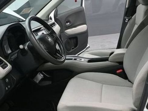 Used 2022 Honda HR-V LX image 16