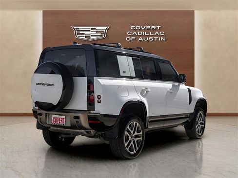 Used 2024 Land Rover Defender 110 X-Dynamic SE image 4