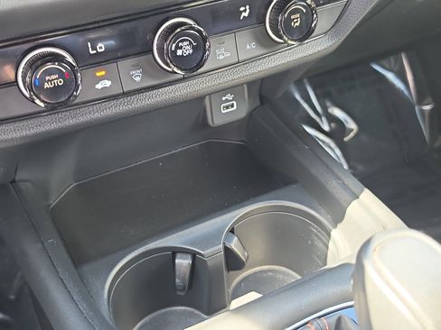 Certified 2023 Honda HR-V Sport image 24