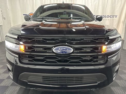 Used 2024 Ford Expedition XLT AWD/4WD image 5