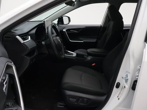 Used 2024 Toyota RAV4 XLE FWD image 14