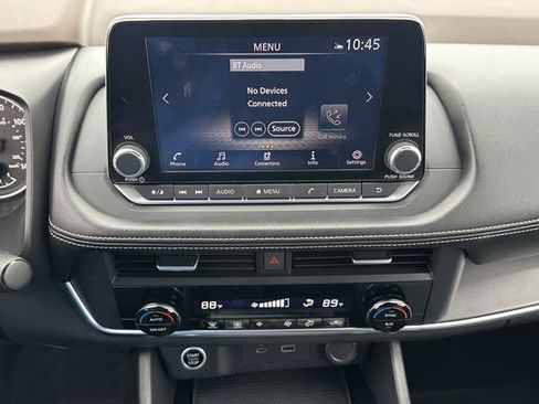 Certified 2023 Nissan Rogue SV image 32