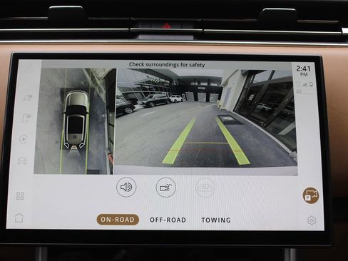 Used 2023 Land Rover Range Rover SE image 23