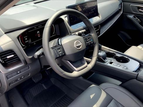 New 2025 Nissan Rogue Platinum image 7