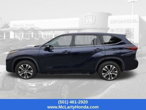 Used 2021 Toyota Highlander XLE FWD image 9