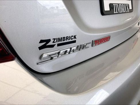 Used 2017 Chevrolet Sonic Premier FWD image 9