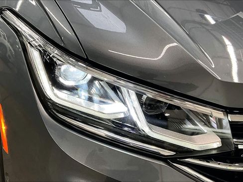 Used 2024 Volkswagen Tiguan SEL R-Line image 30