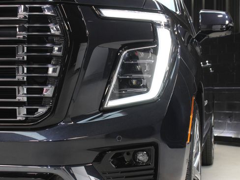 Used 2025 GMC Yukon Denali Ultimate w/ LPO, Floor Liner Package AWD/4WD image 6