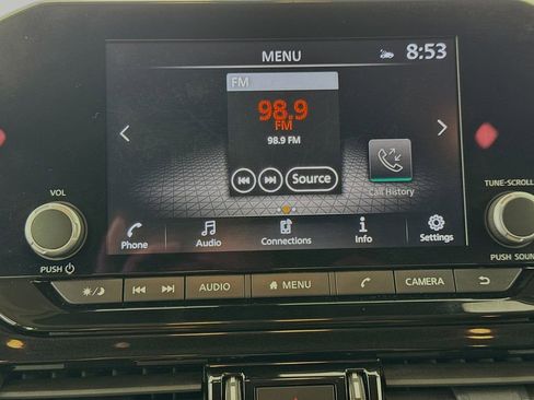 Used 2024 Nissan Pathfinder SV FWD image 17