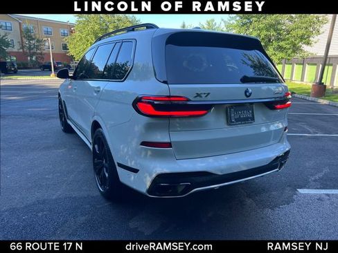 Used 2025 BMW X7 xDrive40i w/ M Sport Package AWD/4WD image 4