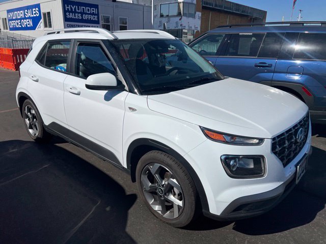 Used 2022 Hyundai Venue SEL FWD image 5