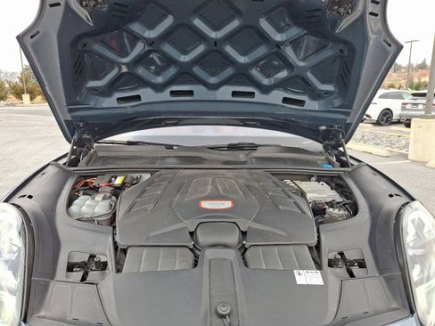 Used 2019 Porsche Cayenne Turbo image 27
