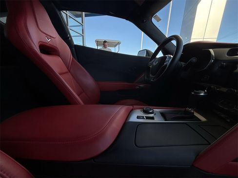 Used 2015 Chevrolet Corvette Z06 w/ 3LZ Preferred Equipment Group image 15