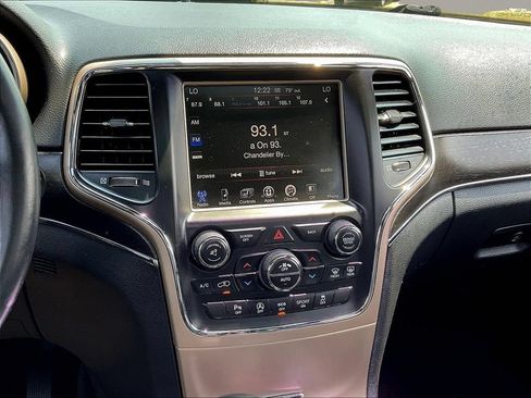 Used 2016 Jeep Grand Cherokee Limited AWD/4WD image 9