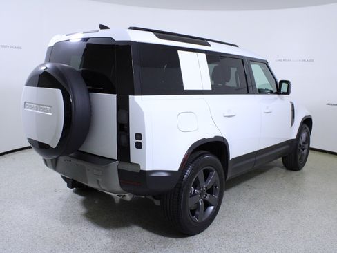 Used 2026 Land Rover Defender 110 S image 7