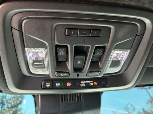 Used 2024 GMC Sierra 2500 AT4 w/ AT4 Premium Plus Package AWD/4WD image 22