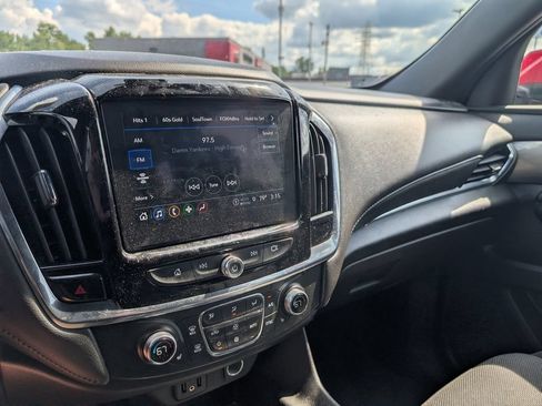 Used 2023 Chevrolet Traverse LT AWD/4WD image 21