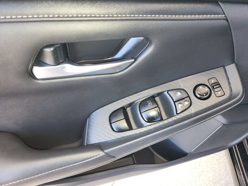 Used 2025 Nissan Sentra SV FWD image 29