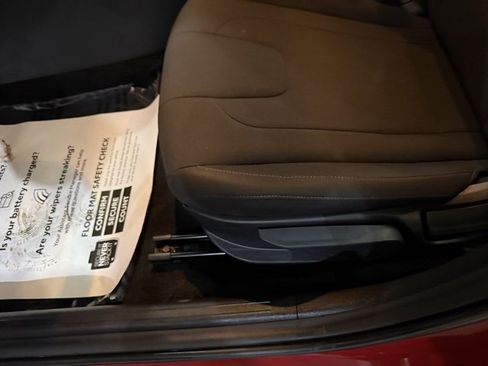 Used 2025 Hyundai Elantra SEL image 12