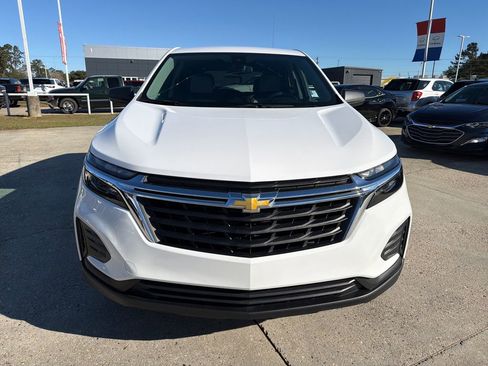 Used 2024 Chevrolet Equinox LS w/ LS Convenience Package image 9