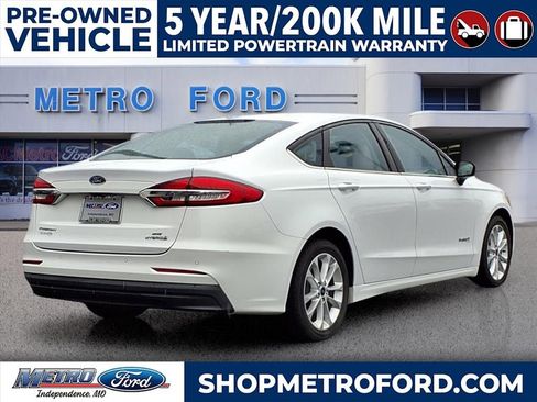 Used 2019 Ford Fusion SE image 3