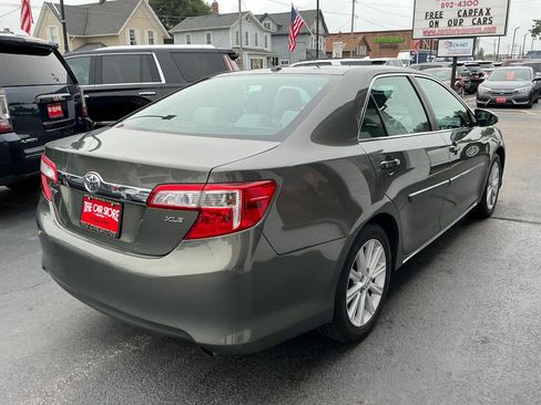 Used 2014 Toyota Camry XLE w/ Leather Package FWD image 4