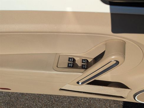 Used 2019 Volkswagen Beetle S image 20