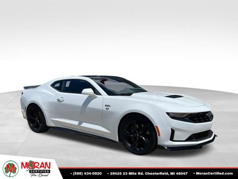Used 2021 Chevrolet Camaro LT w/ RS Package RWD image 7