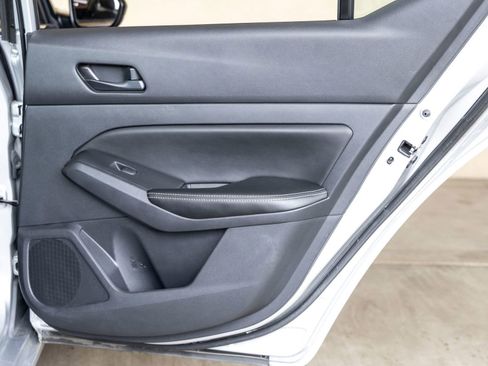 Used 2024 Nissan Altima 2.5 SV image 23