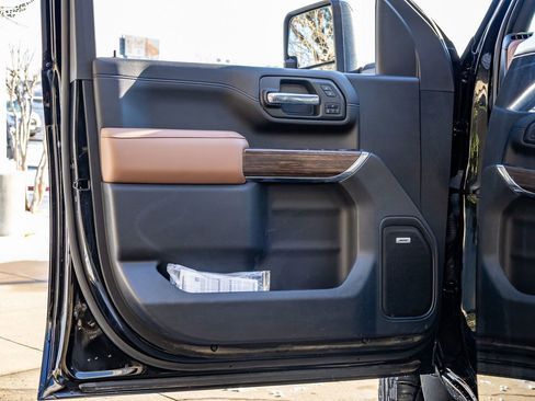 Used 2023 Chevrolet Silverado 3500 High Country w/ Z71 Off-Road Package image 32