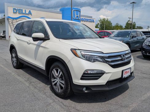 Used 2017 Honda Pilot EX image 3