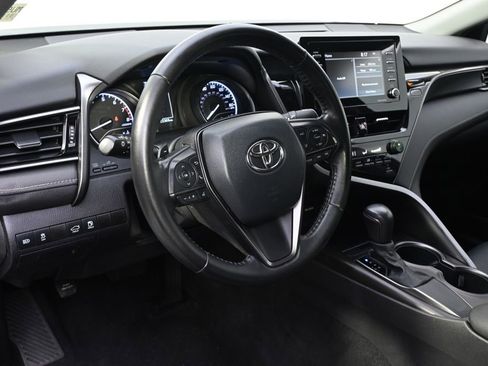 Used 2021 Toyota Camry SE FWD image 9